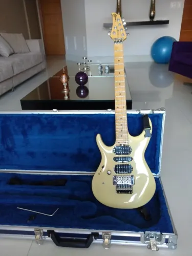 Guitarra M Zaganin Serj Model (Canhota)