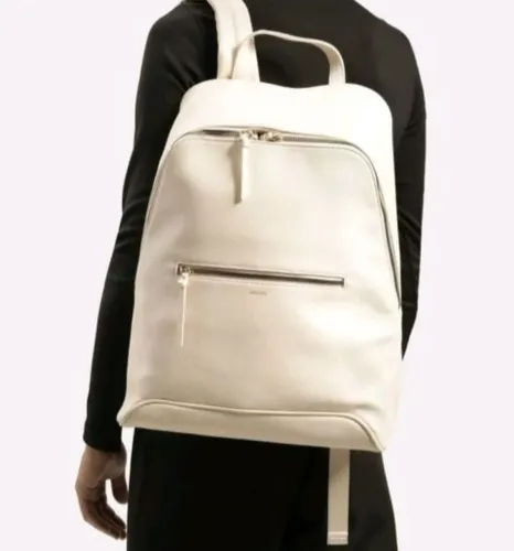 Mochila Arezzo off white grande