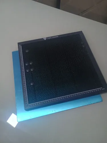 Base colmeia para máquina laser