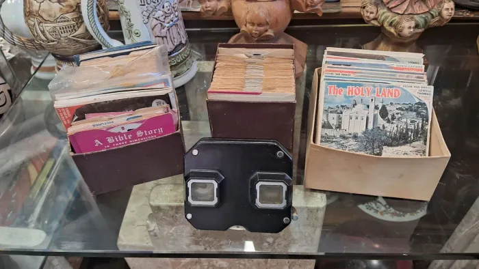 visor é um Sawyer's View-Master vintage com vários filmes