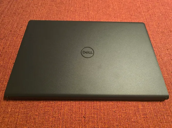  Dell Inspiron 15 3520 com i5-1235U, 8GB RAM e 512GB SSD. Tela: 15.6" Full HD 120 HZ