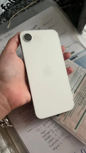 iPhone 16e seminovo