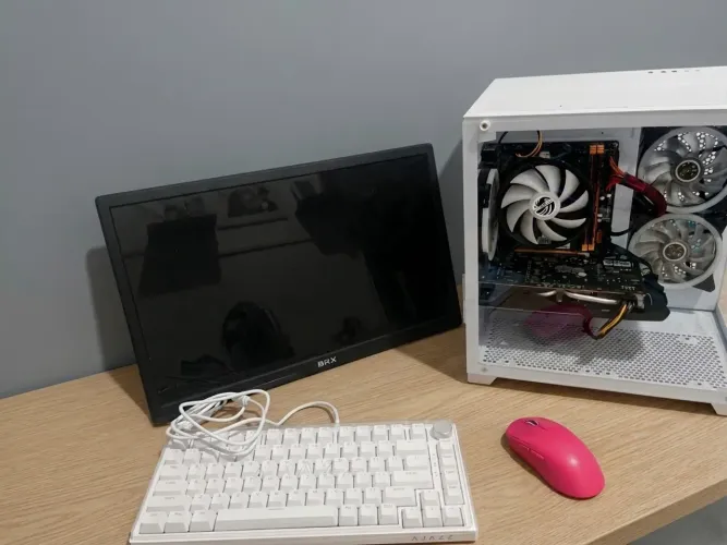 PC Gamer Completo i7 4790K + RX 580 8GB + 16GB RAM + Monitor 75Hz + Periféricos Top