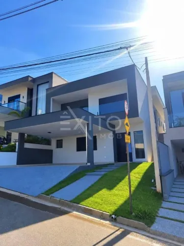 Casa com 03 Dormitorios para Venda e Locaçao Cabreuva SP Condominio Fechado
