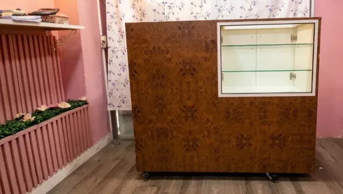 Balcão de Recepção de Luxo | Sofisticação para Loja ou Salão