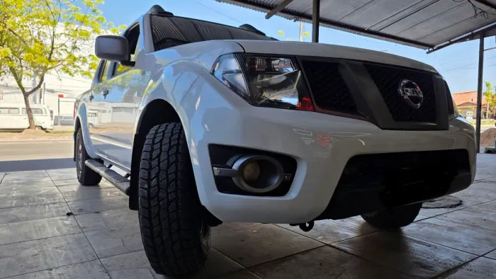 Nissan Frontier SV AT. CD 4X4 2.5 TB Dies. Aut. 2015