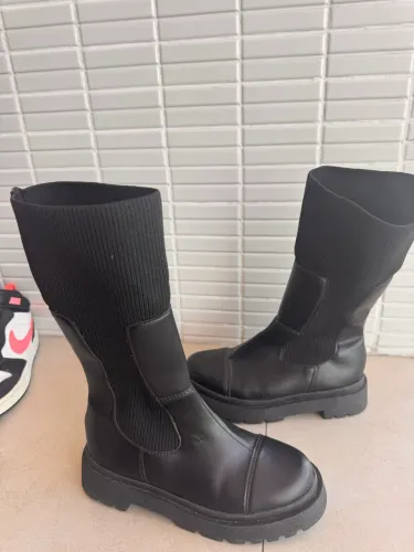 Bota preta infantil