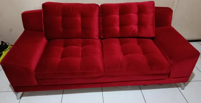 Sofá vermelho 