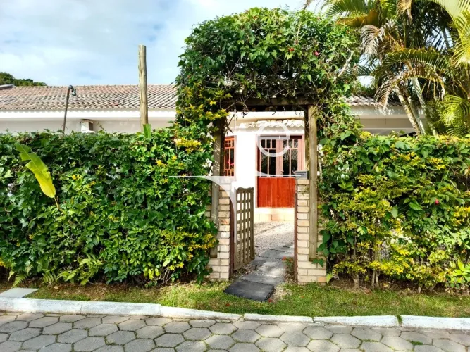 Casa em Condomínio 3 quartos na Cachoeira do Bom Jesus