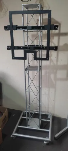 Suporte metálico para TV 