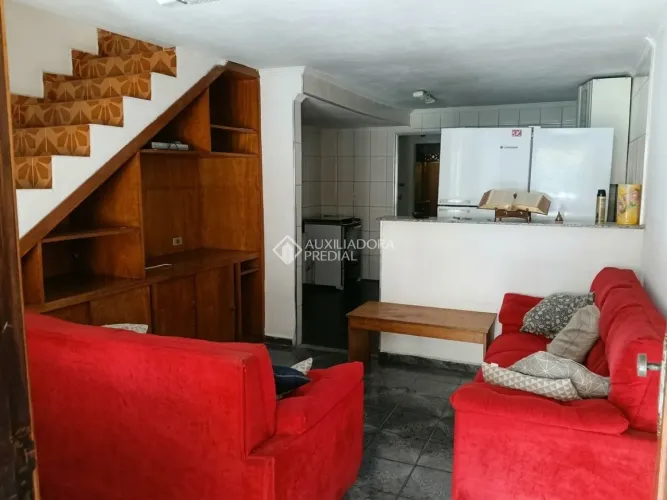 Sobrado com 04 quartos (sendo 01 suíte) 03 banheiros e 02 vagas Oportunidade Por apenas :
