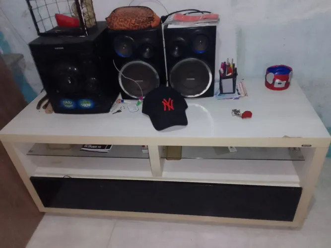 Rack usada para sala!
