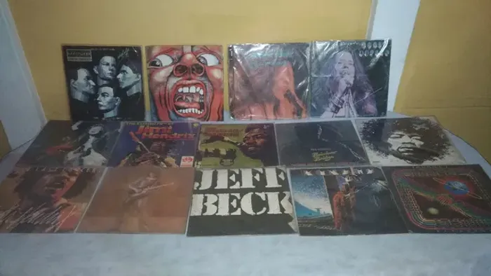 Kraftwerk Lp vinil, disco e capa em bom estado. E outros.