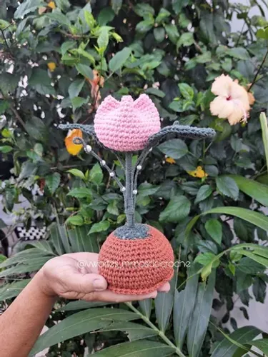 Flor em vaso de crochê