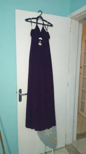 Vestido de festa longo na cor vinho