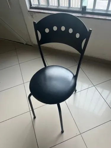 Lindas Cadeiras Pretas 