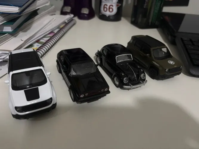 Lote de carros de metal com 3 veículos