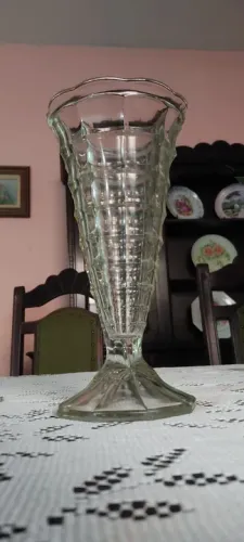 Vaso antigo de vidrão