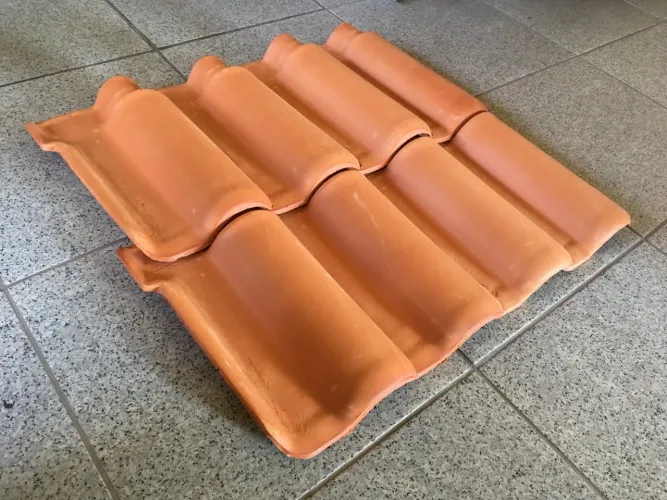 Telha portuguesa natural de barro 1º linha (vermelha) R$ 1.200,00 o milheiro a vista