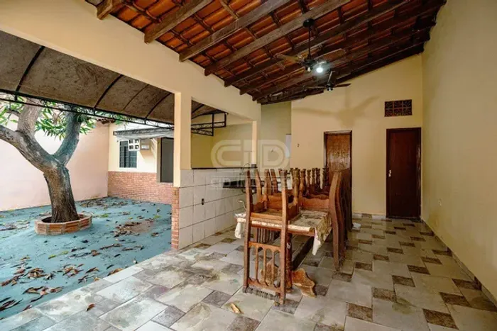 Casa com 4 quartos no bairro Coophamil