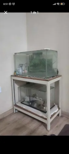 2 aquários grandes + Base Metalon