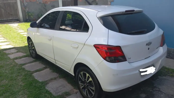 Chevrolet Onix Hatch LT 1.4 8V Flex Power Mec. 4P 2015