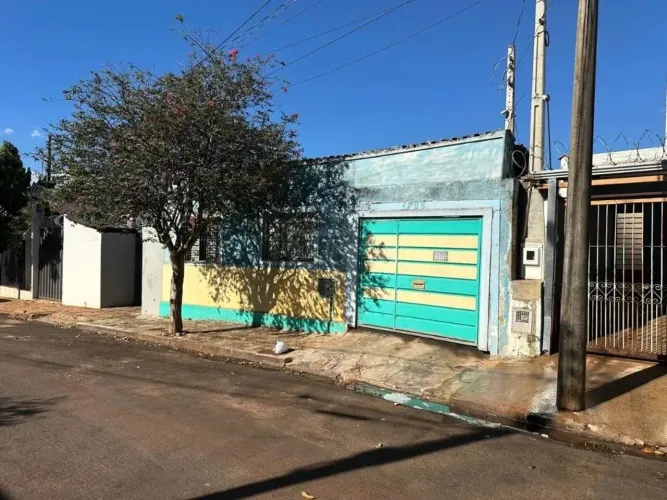 Venda de Casas / Edícula na cidade de Araraquara