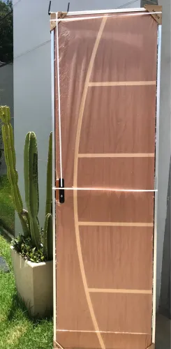 Porta mogno frisada com Marco de alumínio 2.10x60 Esquerda 