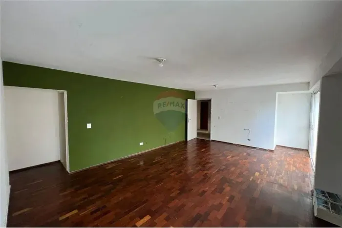 Apartamento com 3 Quartos e 3 banheiros para Alugar, 136 m² por R$ 3.500/Mês