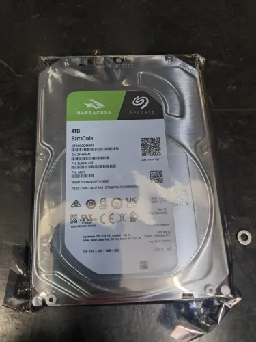 Hd sata 4T Novo! Aceito oferta!