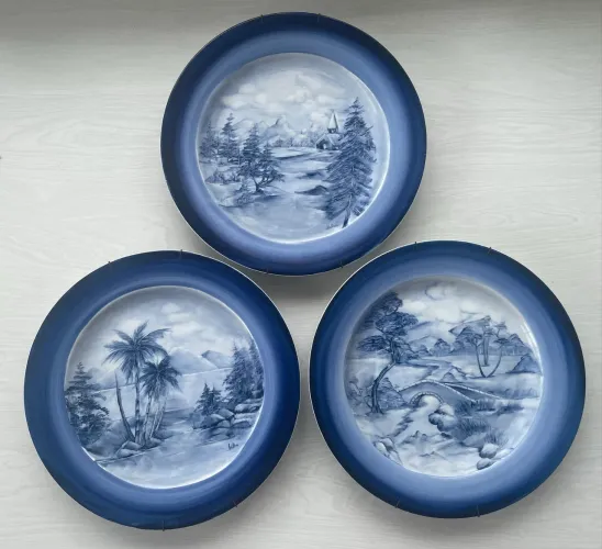 Trio de Pratos Grandes de Parede em porcelana pintados a mão