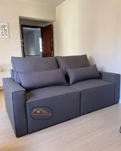 Sofá Retratil no veludo macio e confortavel