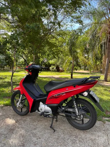 Moto Biz Bem conservada