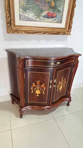 Buffet Aparador Clássico com detalhes de marchetaria - Imperdível