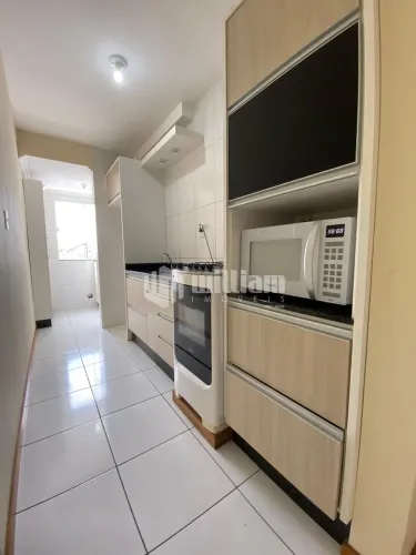 APARTAMENTO COM 2 QUARTOS PARA LOCAÇÃO - CENTRO