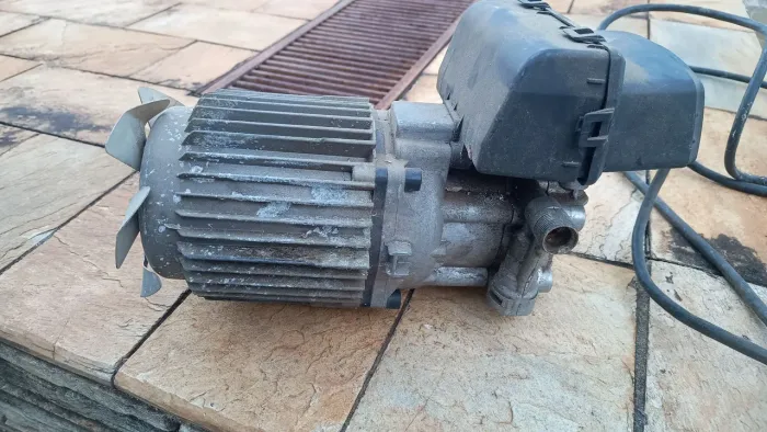 Motor 127V/1400W para lavadora Karcher 310,ou pode usar para outros fins, motor muito for