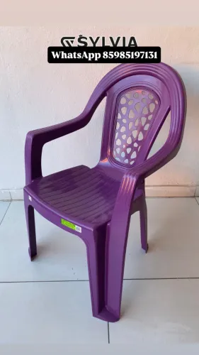 CADEIRAS DE PLÁSTICO COM BRAÇOS