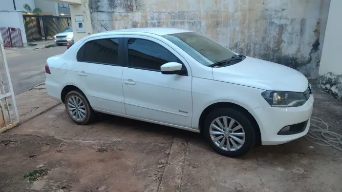 Volkswagen Voyage 1.0/1.0 City MI Total Flex 8V 4P 2013