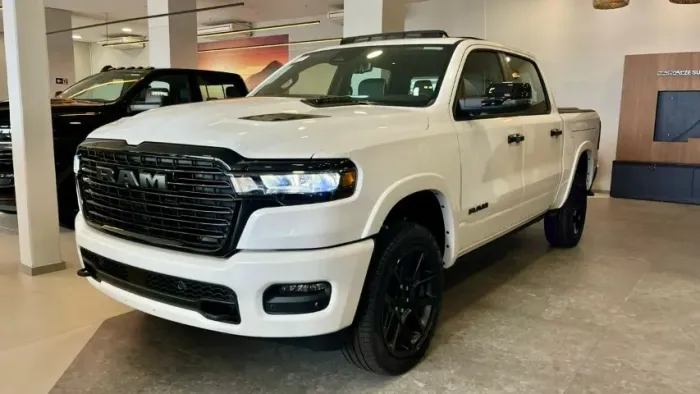 Ram 1500 Laram. Night ED. Bi-TB 3.0 4X4 Aut. 2025