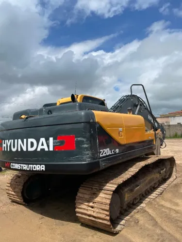Escavadeira Hyundai