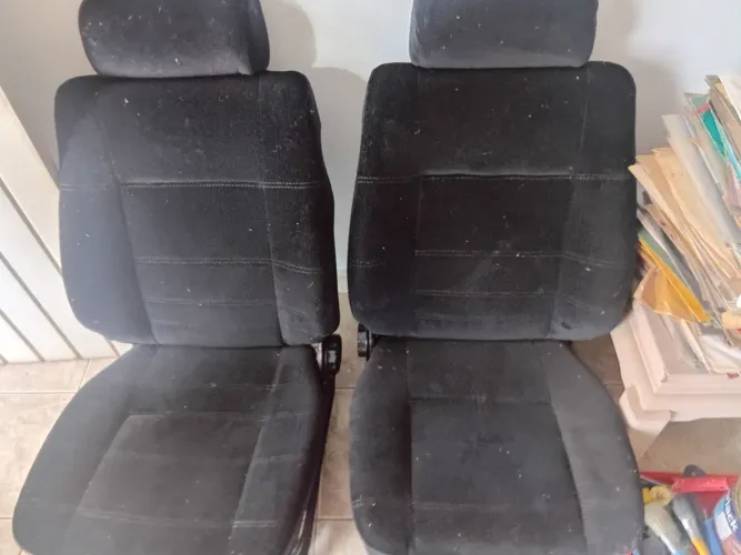 Bancos dianteiro opala caravan  novíssimo OBS SO OS DIANTEIRO  s detalhes 