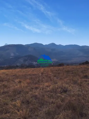 Terreno à venda na Serra dos Garcias em Aiuruoca, MG