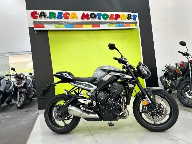 Triumph Street Triple 765 R 2024 / 2.880 KM