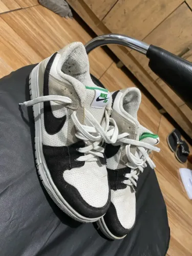 Tênis Nike SB Dunk Low - Preto e Branco
