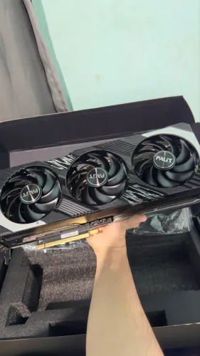 RTX 4070 Ti Super 16GB GDDR6X (Rara, chip equivalente á 4080)