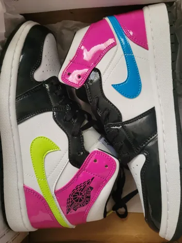 Tênis Jordan 1 Mid 38