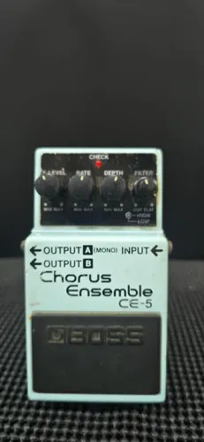Pedal de Chorus Ensemble Boss CE-5 (aceito trocas)