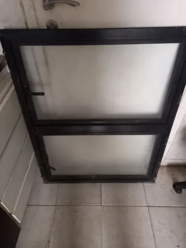 Janela Maxim-ar com 2 vidros medidas 1.0x80