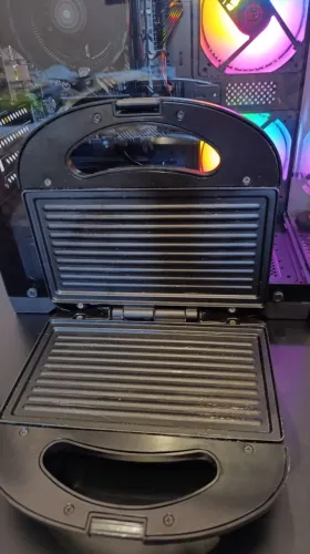 Sanduicheira Elétrica 220v