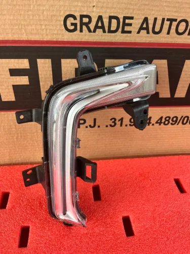 Farol Milha Neblina Drl Tracker 2021 22 23 2024 original lado direito